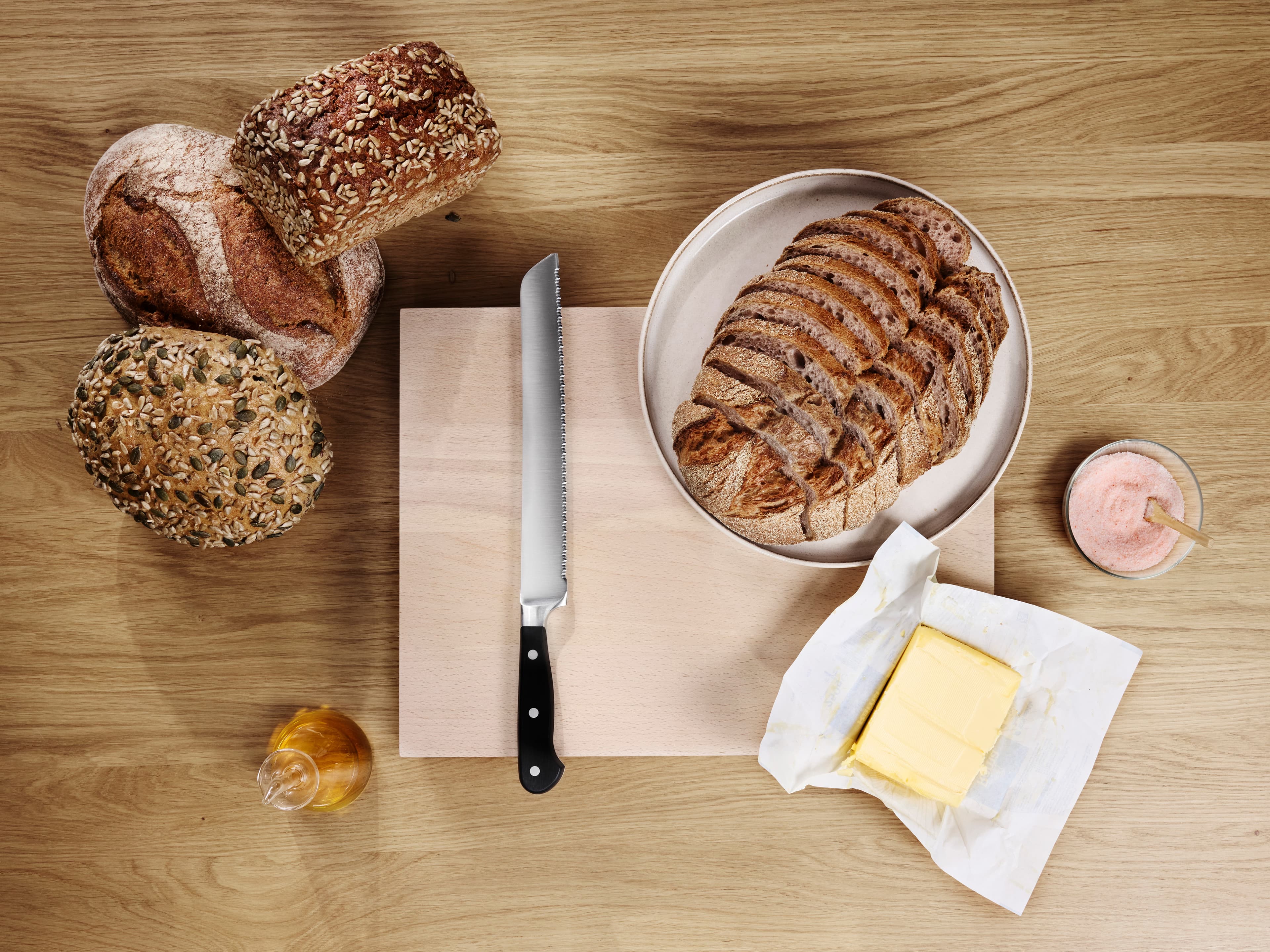 Classic 9" Double Serrated Bread Knife