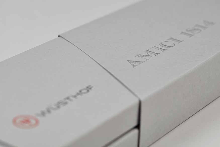 Detail image of the Amici 1814 packaging with logos